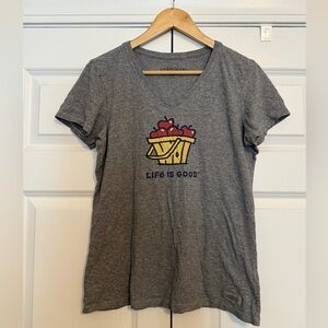 Life is Good Basket of Apples Crusher Lite Tee Size M